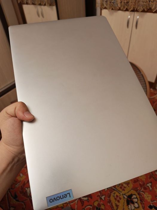 Lenovo noutbuk ideal holatda