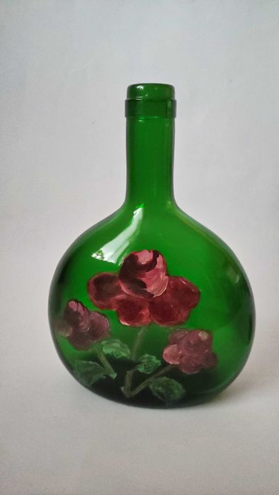 Италиански сервиз от изуруденозелено стъкло