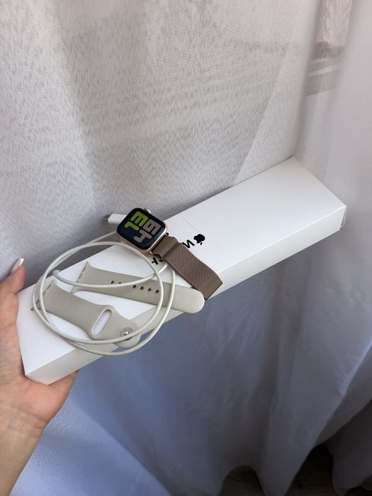 Часы Apple Watch SE