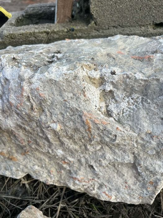 Дялан  трошен камък