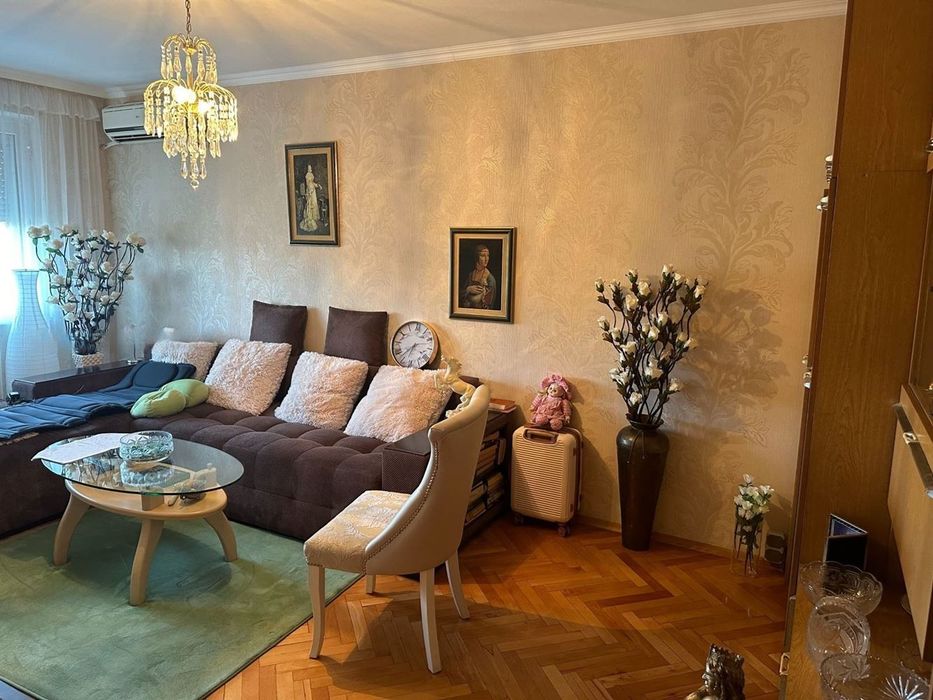 Продава се Двустаен апартамент в София, Стрелбище - 60 кв.м за 3450 €/кв.м - Снимка #1