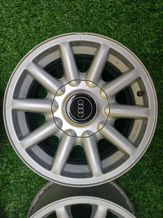Диски R15 5x112 ромашки на Audi.