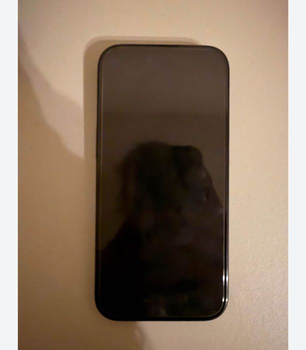 Vând iPhone 15 dar răspunde doar la telefon Nu trimiteți mesaje degeab