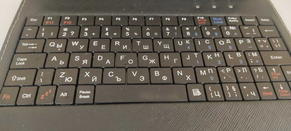 Кейс с клавиатура за таблет