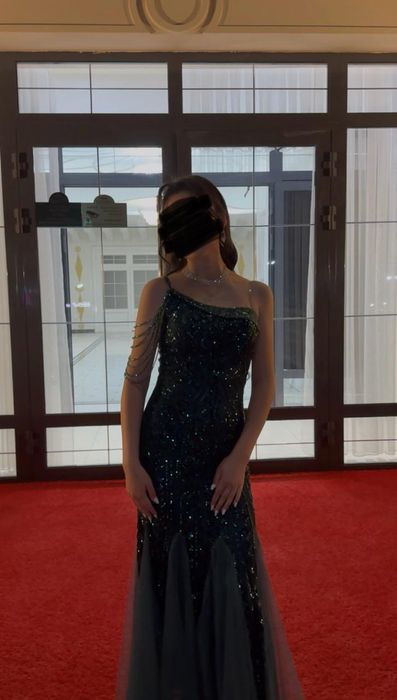 Вечернее платье с бусинками