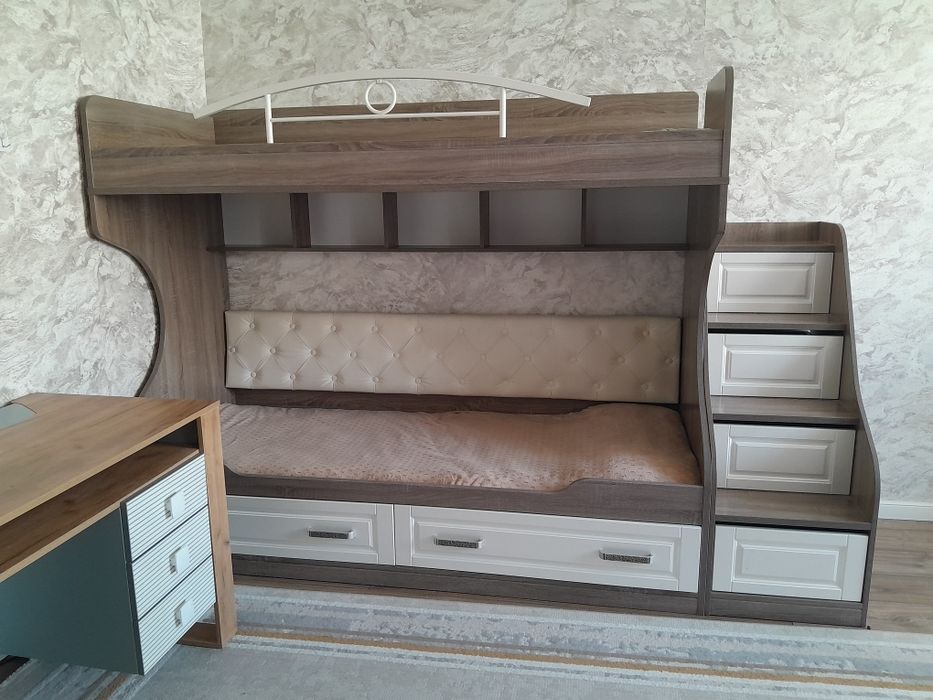Продам двухярусную кровать