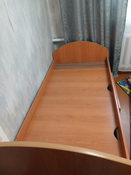 Продам две кровати срочно