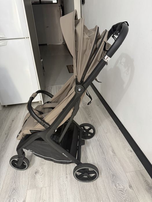 Продам прогулочную коляску New lux, почти новая