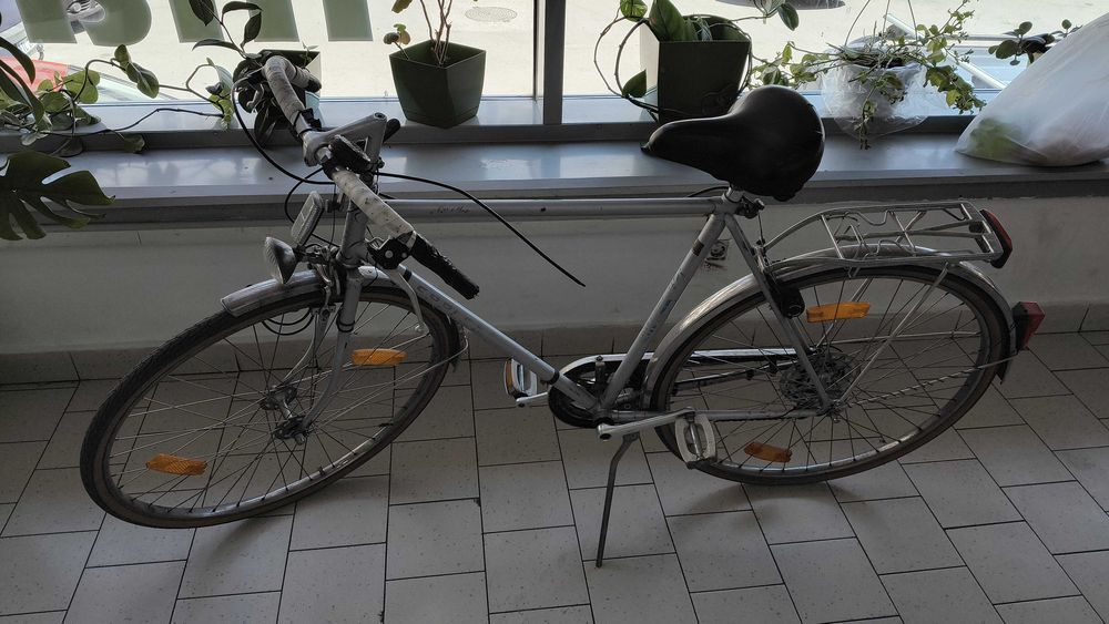 Vând bicicletă pentru asfalt urgent!
