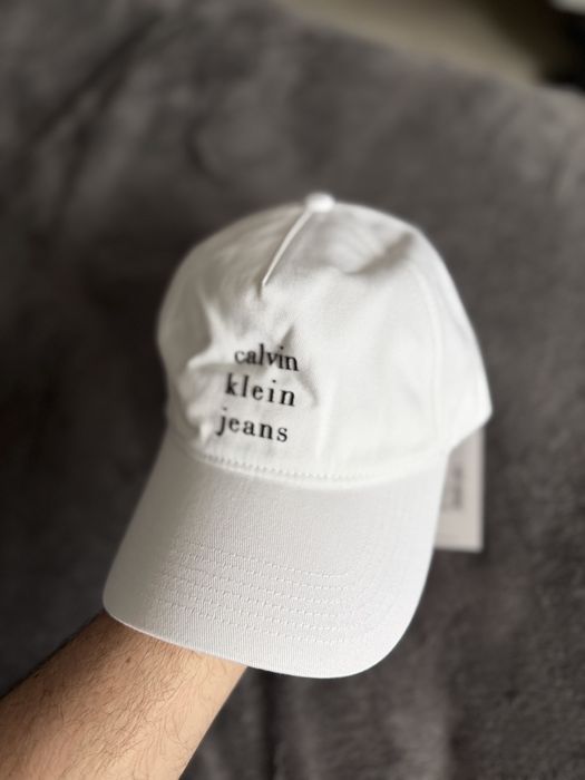 Calvin Klein Jeans seasonal sapca unisex alba cu logo negru os noua
