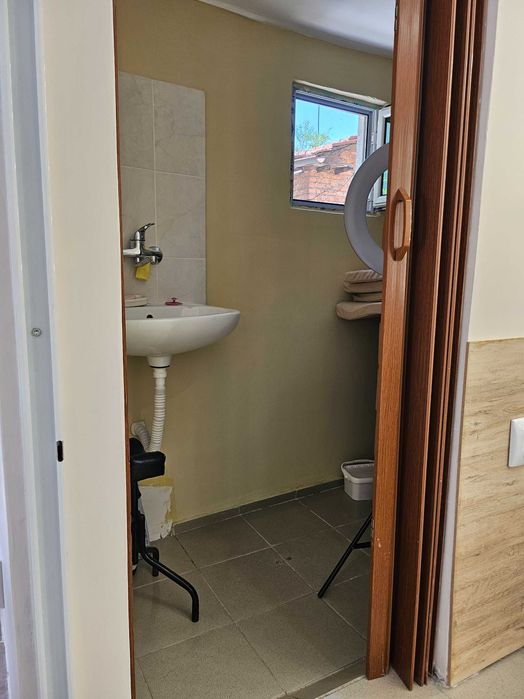 Дава се под наем Офис в Ямбол, Център - 35 кв.м за 255 € - Снимка #7