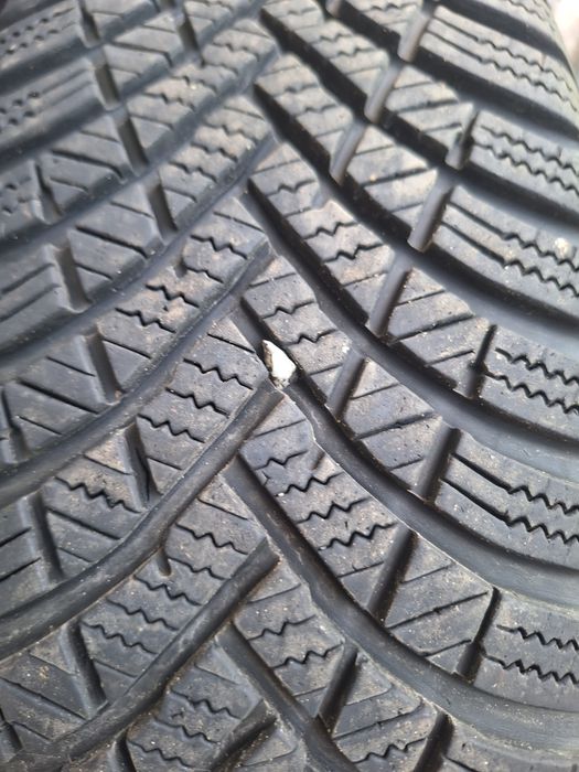 2бр 185/65/15 Hankook dot2724 като нови