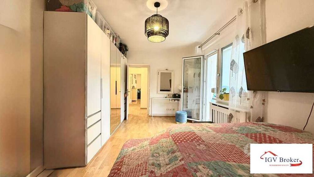 Продава се Тристаен апартамент в София, Люлин 9 - 85 кв.м за 3989 €/кв.м - Снимка #8