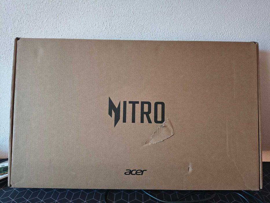 Laptop Gaming ACER Nitro V16 AI ANV16 – Performanță de nouă generație