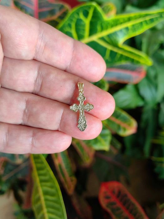 Златен кръст, 14 карата злато, кръст с разпятието на Исус Христос