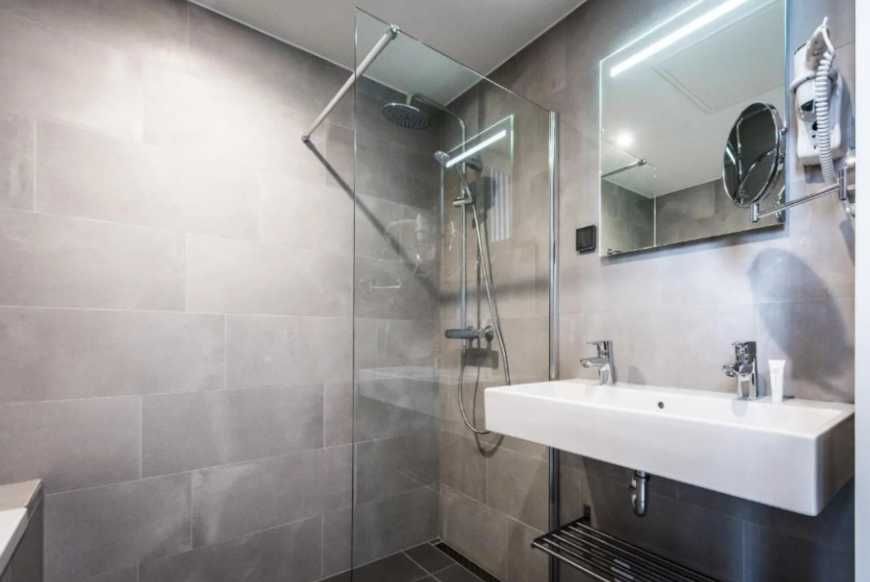 Дава се под наем Двустаен апартамент в Пловдив, Въстанически - 65 кв.м за 255 € - Снимка #2