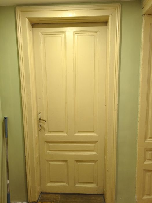 Стари Масивни Дървени Врати - 230/90см,20лв,4 комплекта