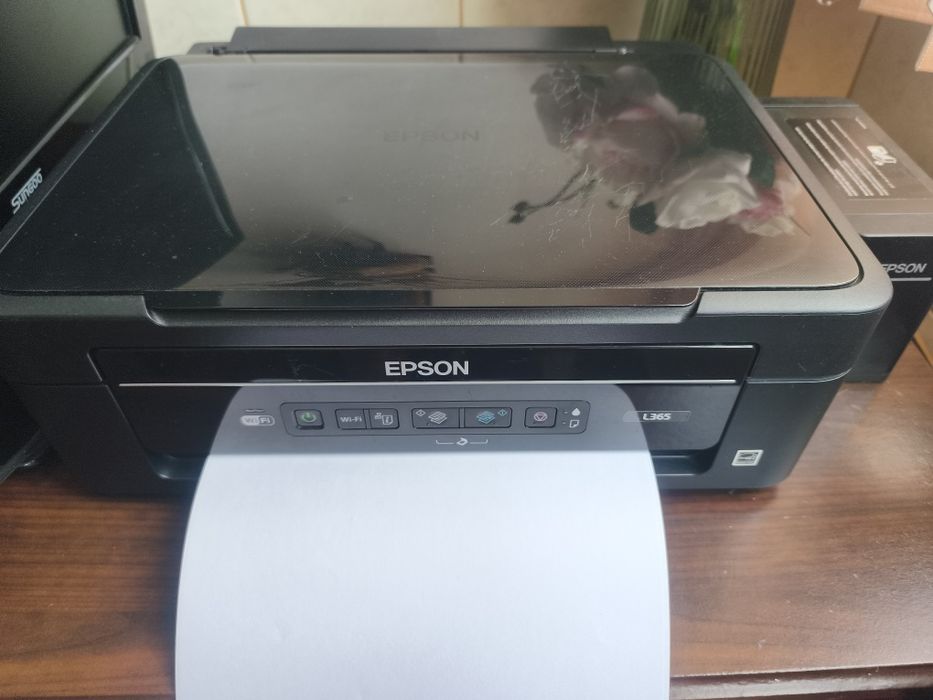 Vând Epson EcoTank L365 Wi-Fi + Scanner – Imprimantă ieftin de reparat