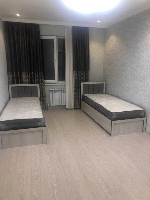 Дом продаётся срочно без Маклера в городе Сырдарья ор-р Хакимият