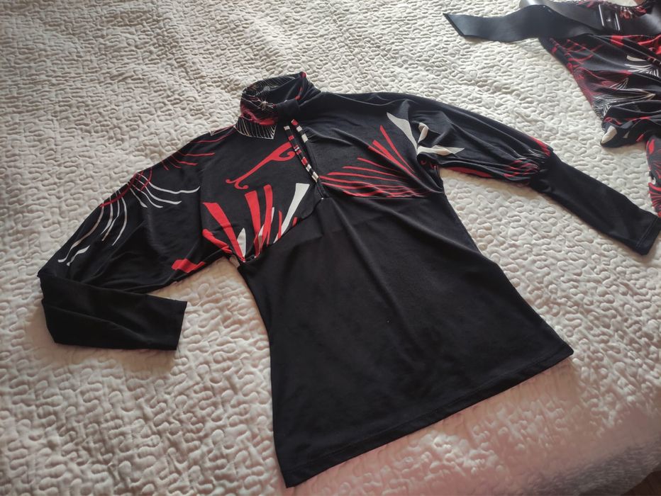 Костюм (юбка и блузка) Италия