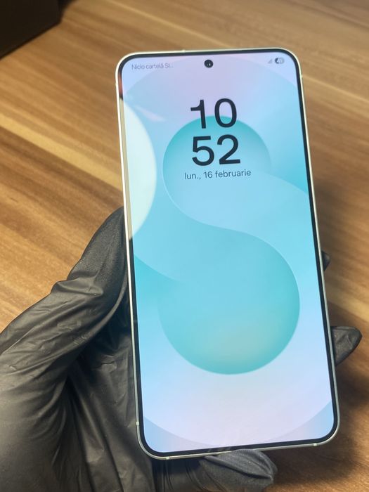 Samsung Galaxy s25• 256 GB • Mint