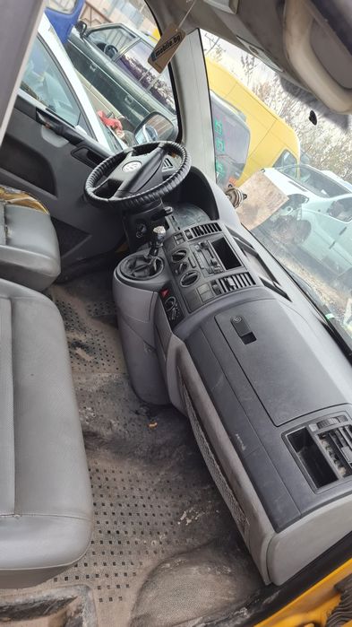 Volkswagen Транспортер T5   1.9TD На части !