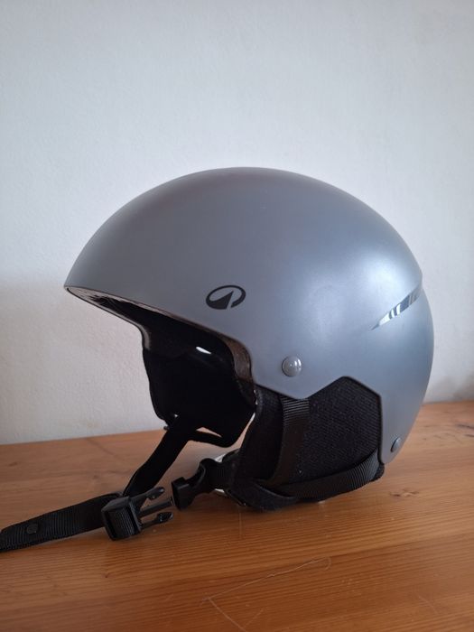 cască de schi mărimea M, nouă (nefolosită).