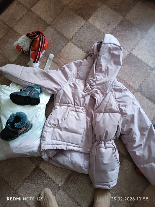 Отдам даром вещи на девочку разные