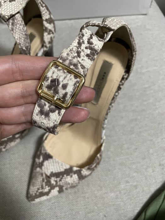 Pantofi stiletto, piele naturala croco, marimea 39, identic Musette