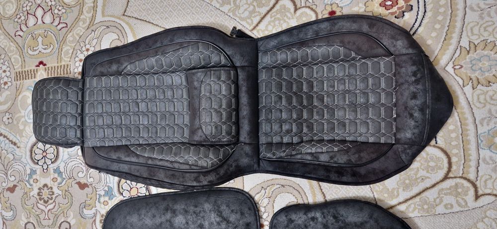 Универсальный чехол для машины