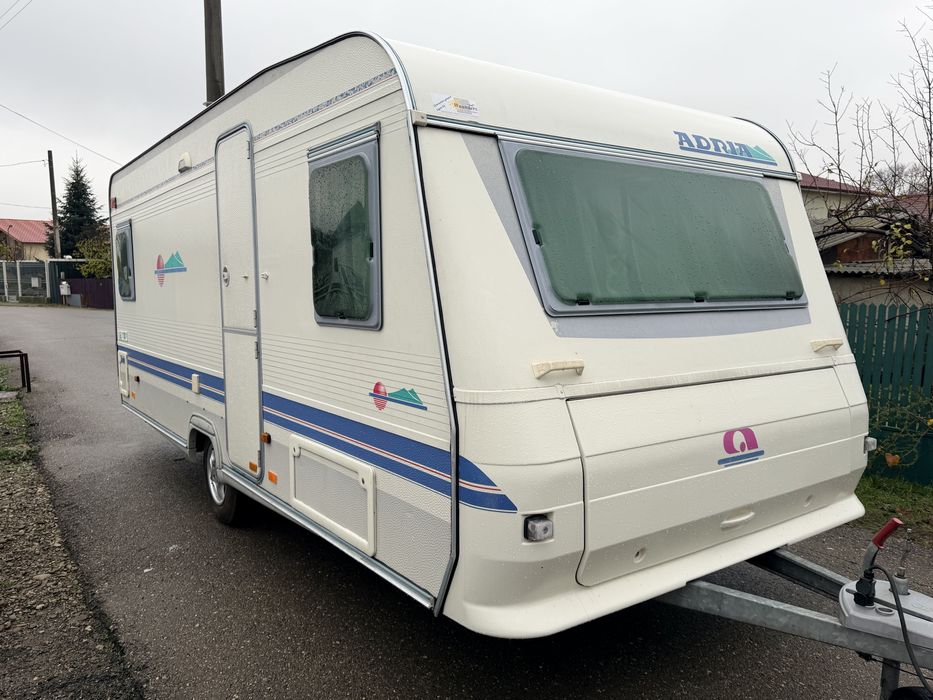 Rulota Adria Unica 502UP,an2001,4 pers,fransbed,baie,dus,wc fix