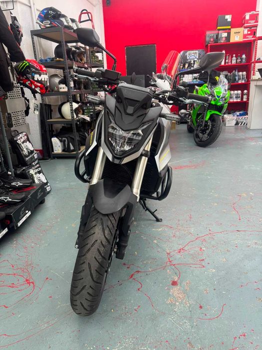 Honda CB750 Hornet 2023 -GARANTIE-