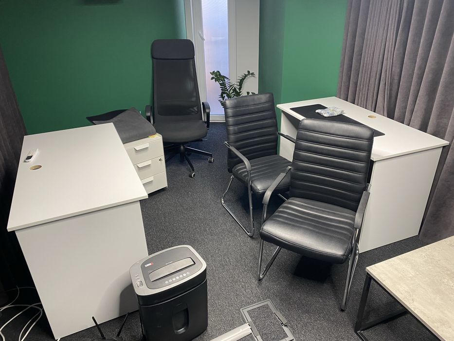 Mobilier și echipamente de birou – Birouri IKEA, Scaune Markus, Rollbox-uri, Distrugător documente