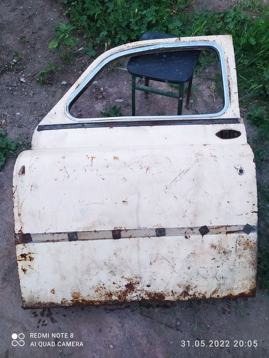 Продам кузовные запчасти от антиквариат авто "зим"