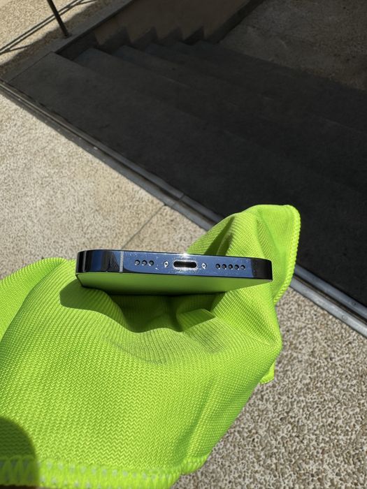 iPhone 13 PRO син 256 GB + 5 кейса и протектор