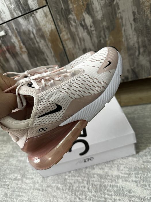 Nike кроссовки женские