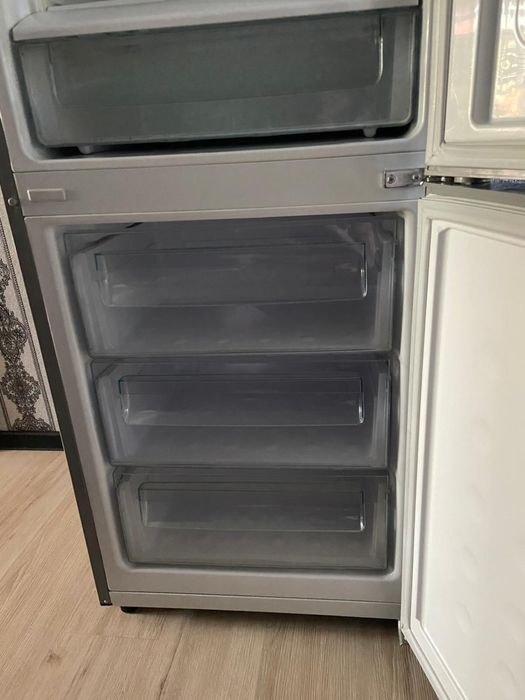 Продаю холодильник SAMSUNG
