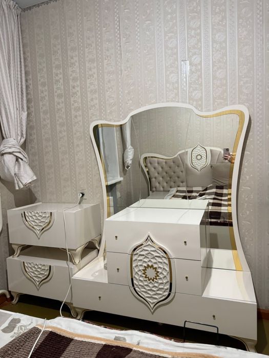 Продается спальный гарнитур