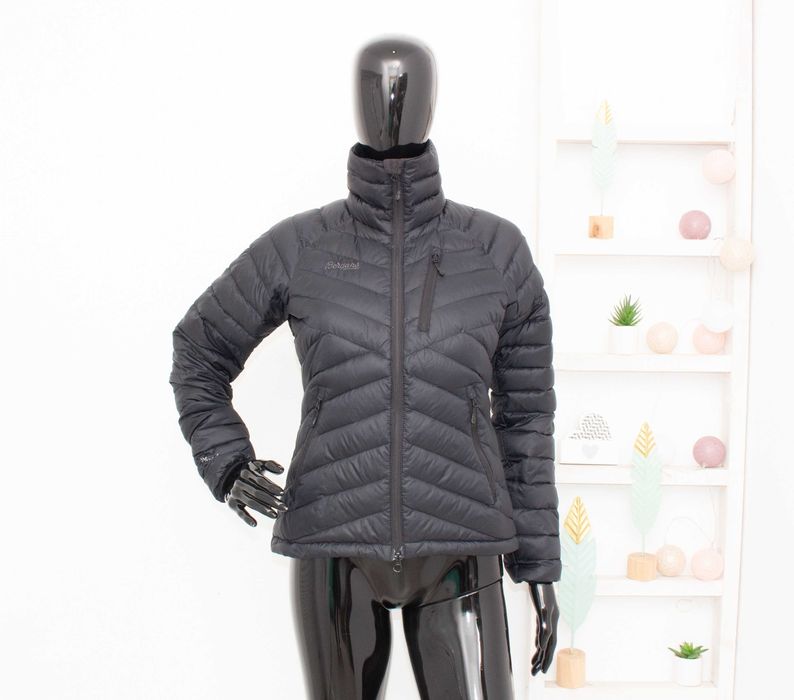 Bergans Slingsbytind дамско пухено яке черно пълнеж пух XS