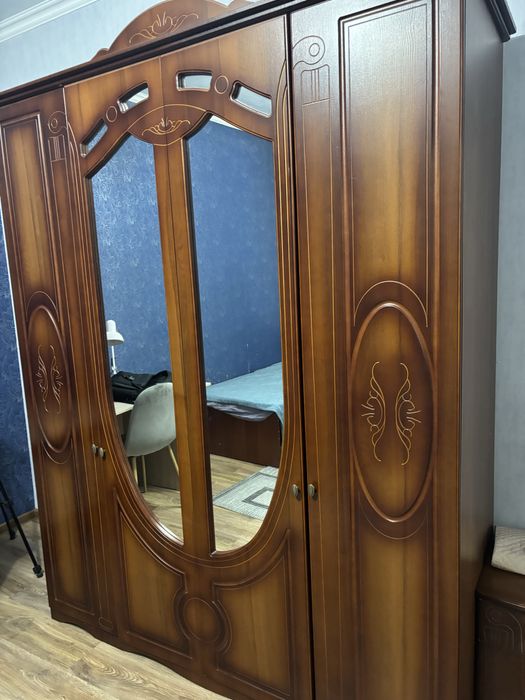 Продам спальный гарнитур.