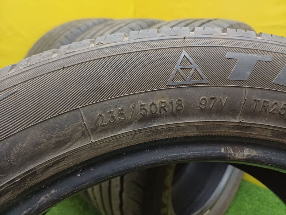 Шины 235/50 R18 Triangle комплект.