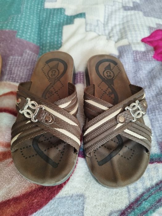 Кросовки 31р. Сандали 35