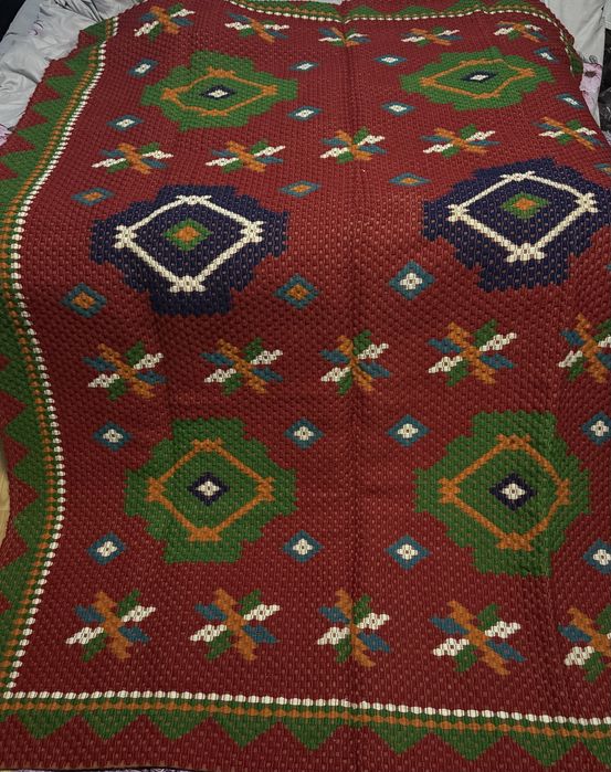 Scoarță veche / covor țesut manual – lână