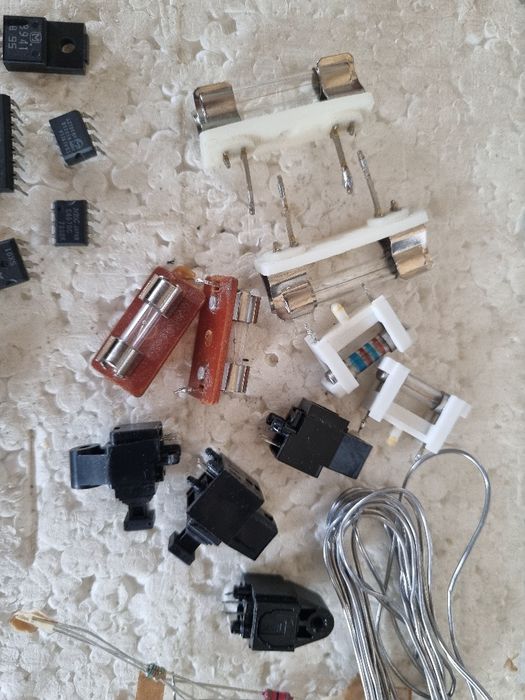 Pachet dif piese, Integrate Philips, etc. Perfecta stare.