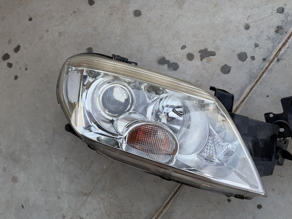 Фарове за Мицубиши Аутлендър 2005-2007 Mitsubishi outlander