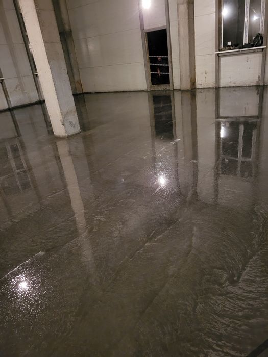 Полимерный полы, шлифовка и топпинг полы.