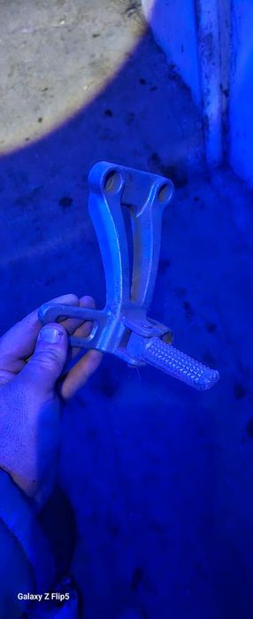 Подножка на мотоцикл