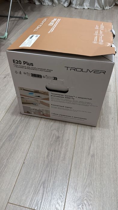 Продаю робот пылесос