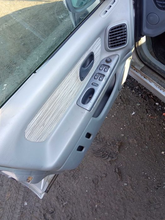 Рено лагуна 96г.2.0 бензин и 1.9.дти 99г