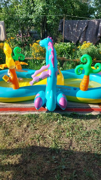 Детский бассейн для малышей